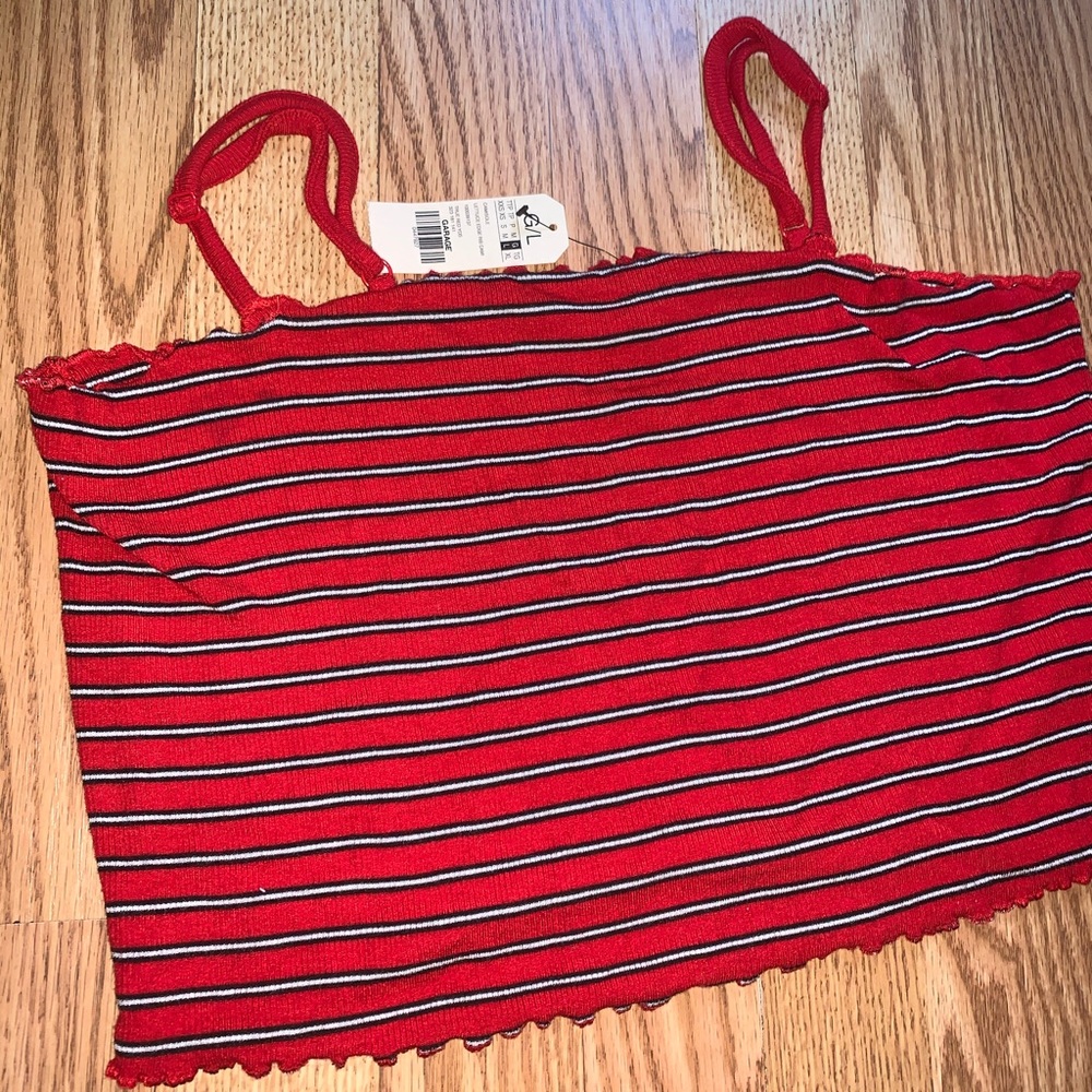 Garage Red Crop Top - Picture 3 of 4